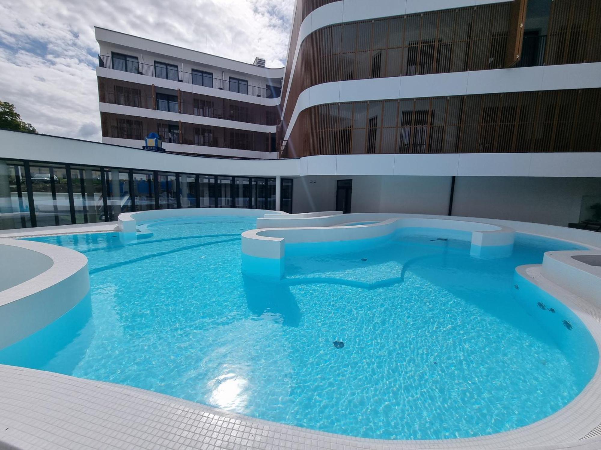 Baltic Waves Resort Baseny Bawialnia Silownia Garaz W Cenie Miedzyzdroje Exterior photo